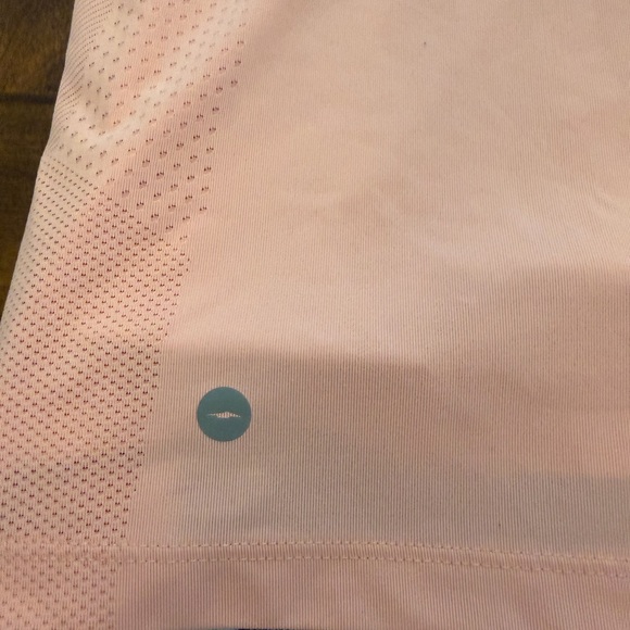 Pink athletic top - Picture 3 of 4